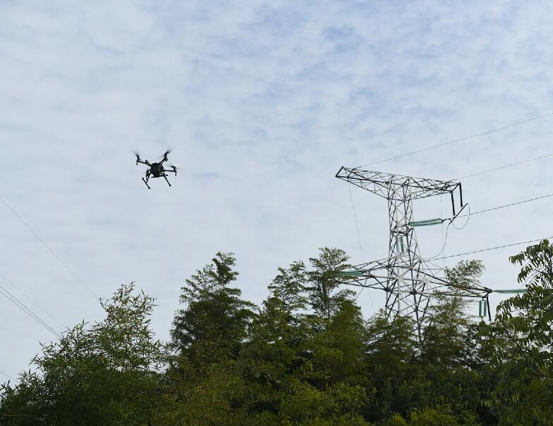 國網余姚市供電公司無人機助力主網基建工程路徑勘察