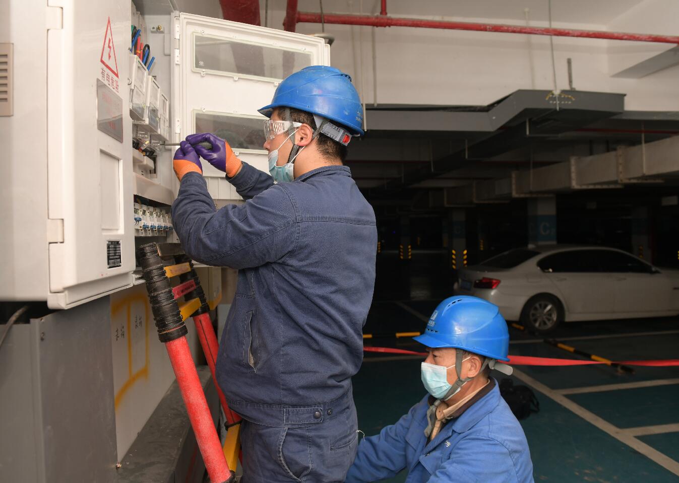 國網余姚市供電公司：地下配電網改造 破解小區充電樁難題